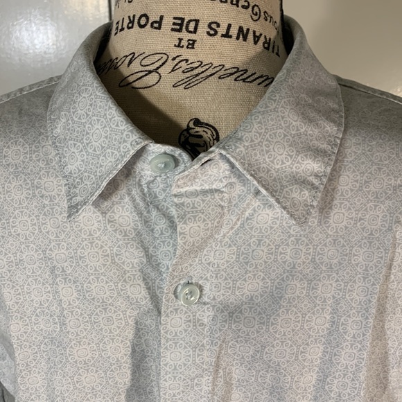 Guess (L) - Picture 3 of 15